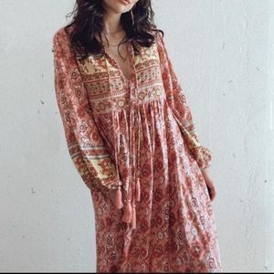 Boho Dreams Maxi Dress
Size: L, but can also fit M